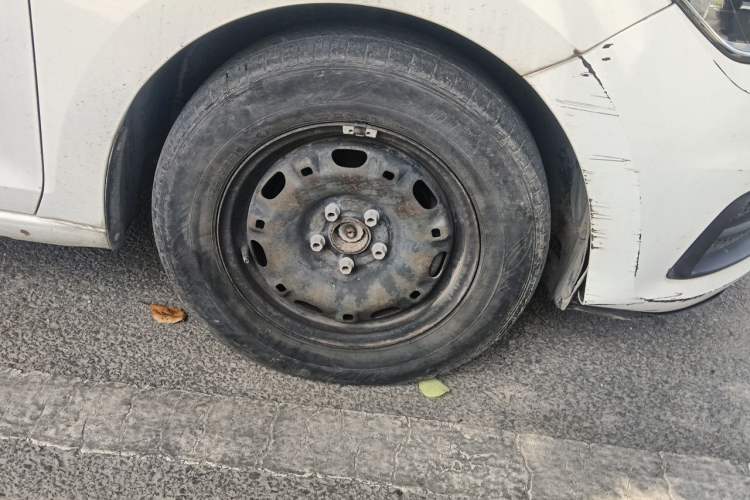Used Volkswagen Santana 2016 1.6L Manual Fashion Edition Right Front Wheel Hub