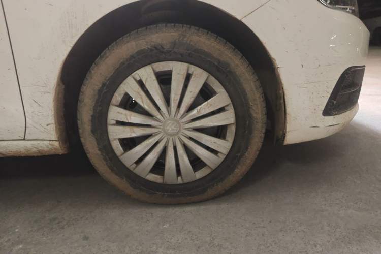 Used Volkswagen Santana 2016 1.4L Manual Fashion Edition Right Front Wheel Hub
