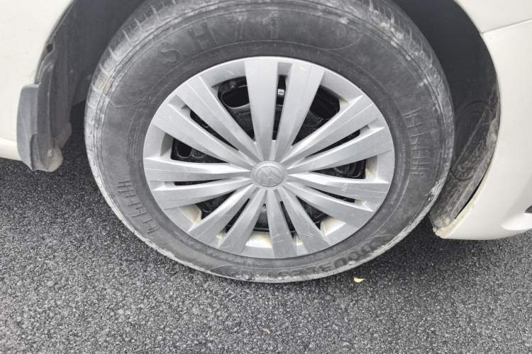 Used Volkswagen Santana 2016 1.6L Manual Fashion Edition Right Front Wheel Hub
