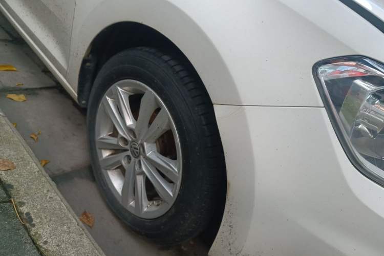 Used Volkswagen Santana 2016 1.6L Automatic Comfort Edition Right Front Wheel Hub