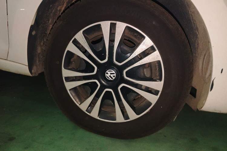 Used Volkswagen Santana 2016 1.4L Manual Fashion Edition Right Front Wheel Hub