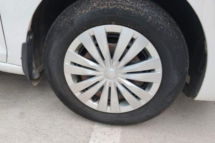 Used Volkswagen Santana 2016 1.6L Manual Fashion Edition Right Front Wheel Hub