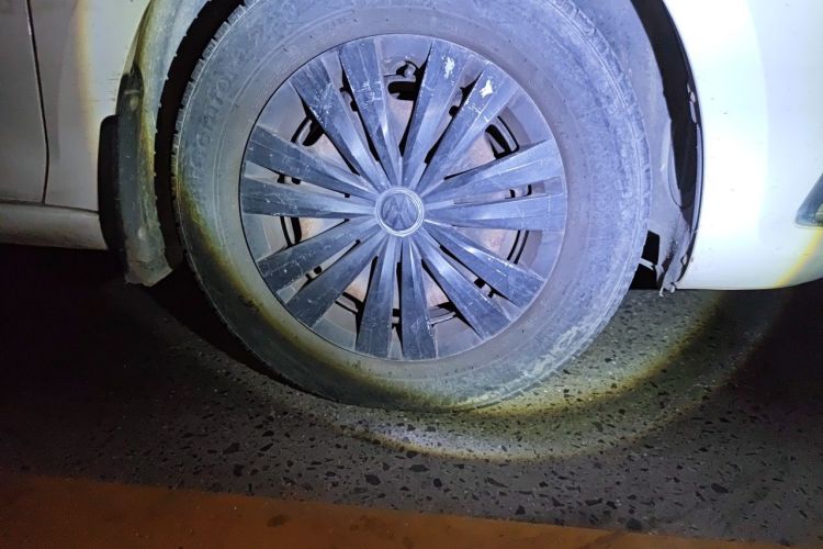 Used Volkswagen Santana 2016 1.6L Manual Fashion Edition Right Front Wheel Hub