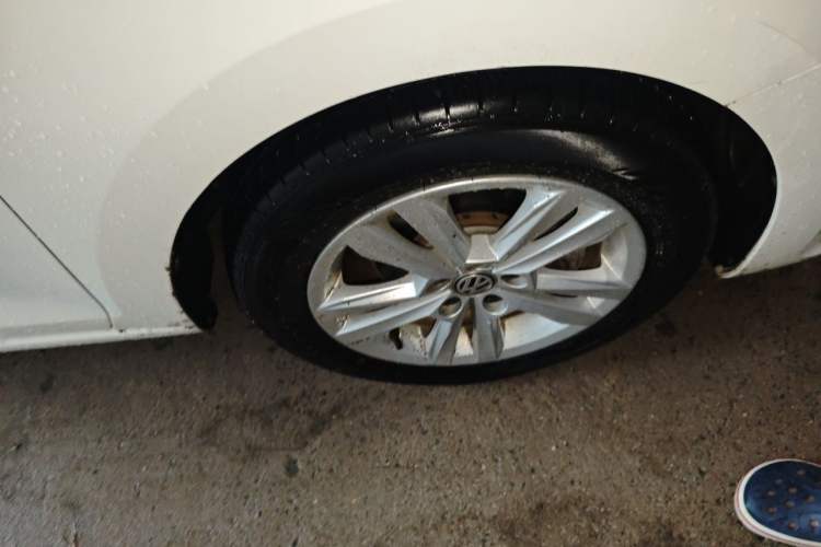 Used Volkswagen Santana 2016 1.6L Automatic Comfort Edition Right Front Wheel Hub