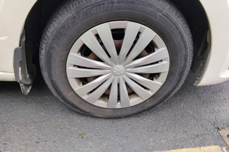 Used Volkswagen Santana 2016 1.6L Manual Fashion Edition Right Front Wheel Hub