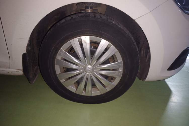 Used Volkswagen Santana 2016 1.4L Manual Fashion Edition Right Front Wheel Hub