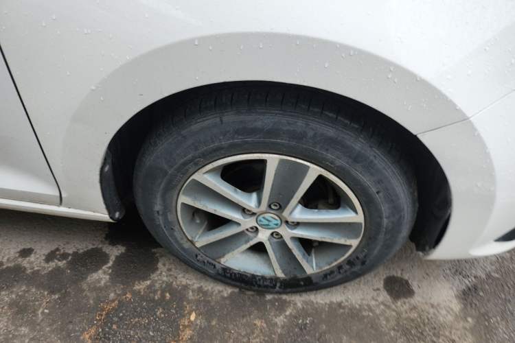 Used Volkswagen Santana 2016 1.4L Manual Fashion Edition Right Front Wheel Hub