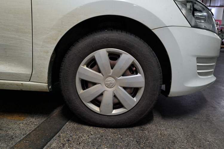 Used Volkswagen Santana 2016 1.4L Manual Fashion Edition Right Front Wheel Hub