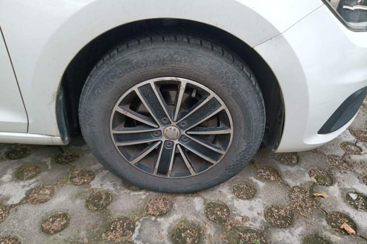 Used Volkswagen Santana 2016 1.4L Manual Fashion Edition Right Front Wheel Hub