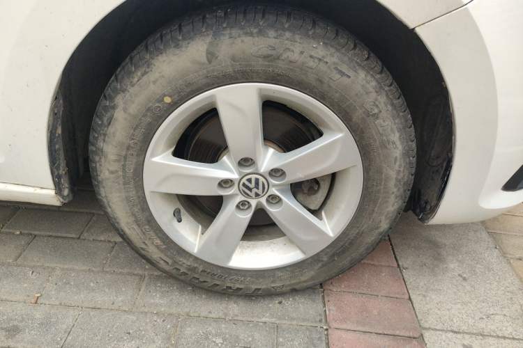 Used Volkswagen Santana 2016 1.6L Manual Fashion Edition Right Front Wheel Hub