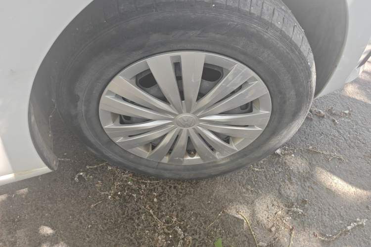 Used Volkswagen Santana 2016 1.4L Manual Fashion Edition Right Front Wheel Hub