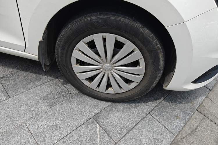 Used Volkswagen Santana 2016 1.4L Manual Fashion Edition Right Front Wheel Hub