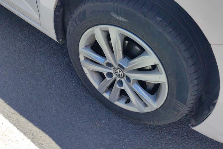 Used Volkswagen Santana 2016 1.6L Automatic Comfort Edition Right Front Wheel Hub