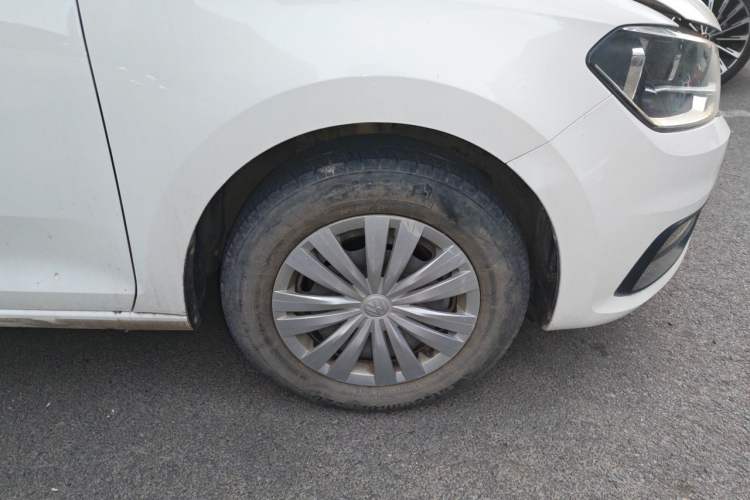 Used Volkswagen Santana 2016 1.6L Manual Fashion Edition Right Front Wheel Hub