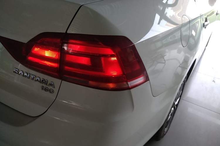 Used Volkswagen Santana 2016 1.6L Manual Fashion Edition Right Rear Taillight