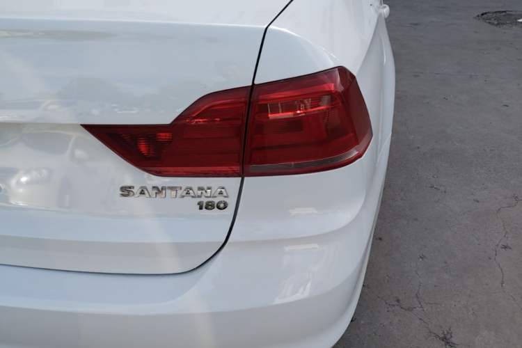Used Volkswagen Santana 2016 1.6L Manual Fashion Edition Right Rear Taillight