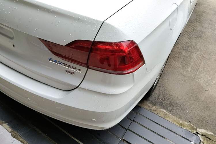 Used Volkswagen Santana 2016 1.6L Automatic Fashion Edition Right Rear Taillight