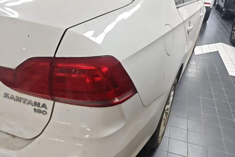 Used Volkswagen Santana 2016 1.6L Automatic Comfort Edition Right Rear Taillight