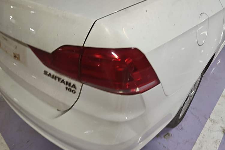 Used Volkswagen Santana 2016 1.6L Automatic Fashion Edition Right Rear Taillight