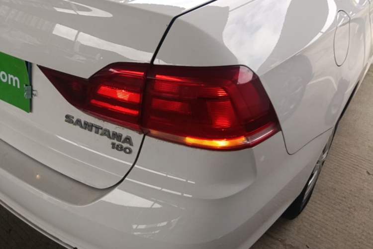 Used Volkswagen Santana 2016 1.6L Automatic Fashion Edition Right Rear Taillight