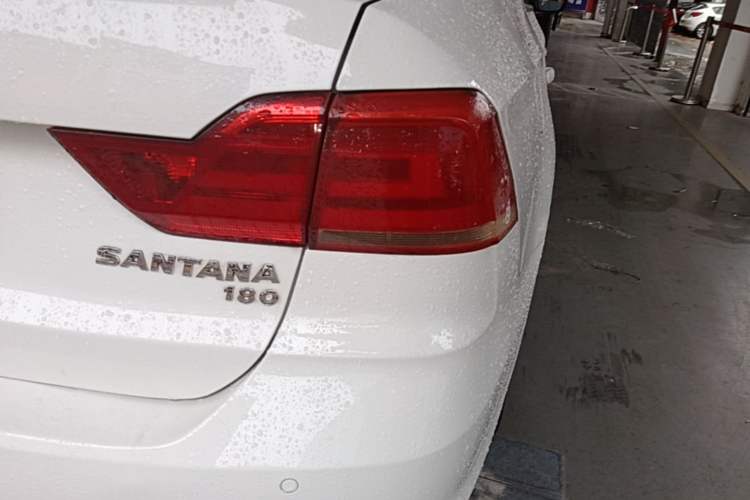 Used Volkswagen Santana 2016 1.6L Automatic Comfort Edition Right Rear Taillight