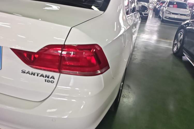 Used Volkswagen Santana 2016 1.6L Automatic Comfort Edition Right Rear Taillight