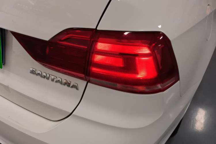 Used Volkswagen Santana 2016 1.4L Manual Fashion Edition Right Rear Taillight