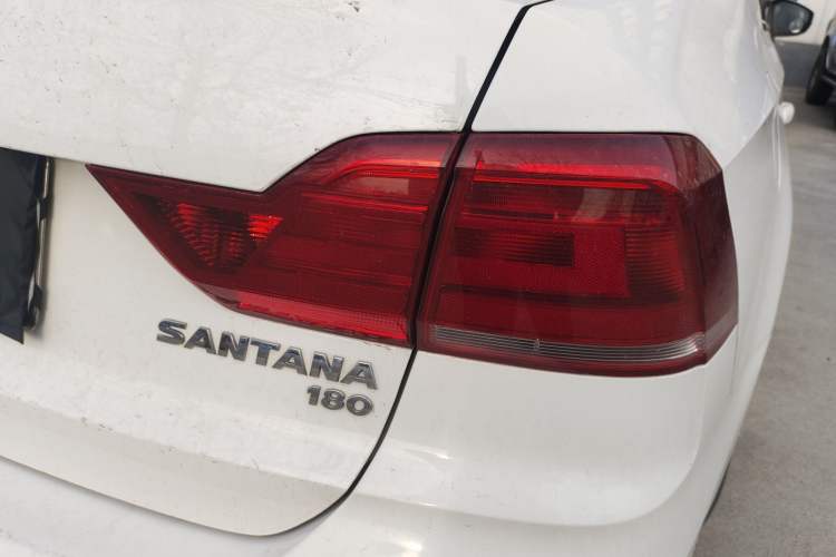 Used Volkswagen Santana 2016 1.6L Manual Fashion Edition Exterior 3