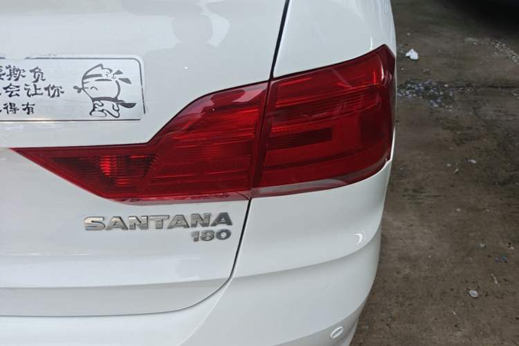 Used Volkswagen Santana 2016 1.6L Automatic Fashion Edition Right Rear Taillight