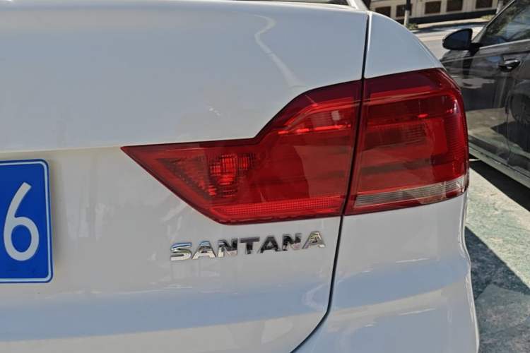 Used Volkswagen Santana 2016 1.4L Manual Fashion Edition Right Rear Taillight