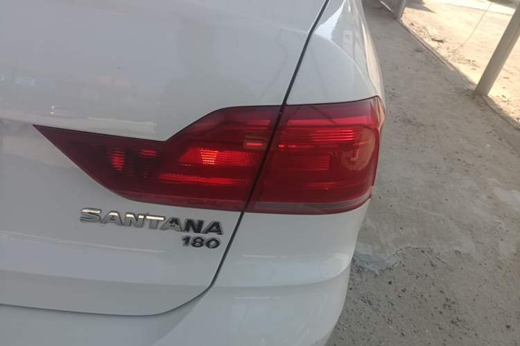 Used Volkswagen Santana 2016 1.6L Manual Fashion Edition Right Rear Taillight