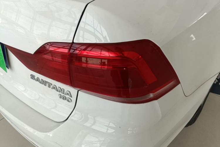 Used Volkswagen Santana 2016 1.6L Manual Fashion Edition Right Rear Taillight