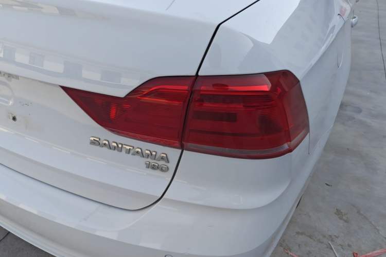 Used Volkswagen Santana 2016 1.6L Automatic Comfort Edition Right Rear Taillight