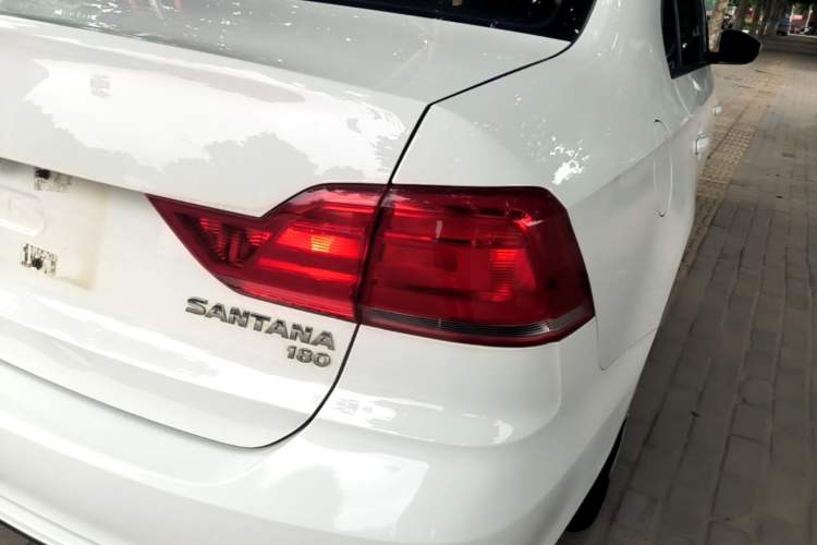 Used Volkswagen Santana 2016 1.6L Manual Fashion Edition Right Rear Taillight