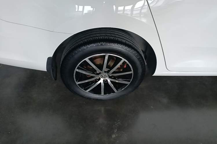 Used Volkswagen Santana 2016 1.6L Manual Fashion Edition Right Rear Wheel Hub