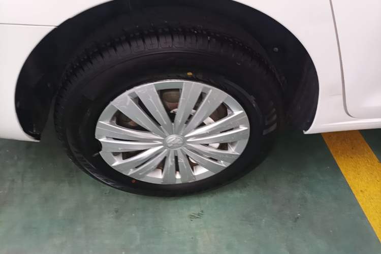 Used Volkswagen Santana 2016 1.6L Manual Fashion Edition Right Rear Wheel Hub