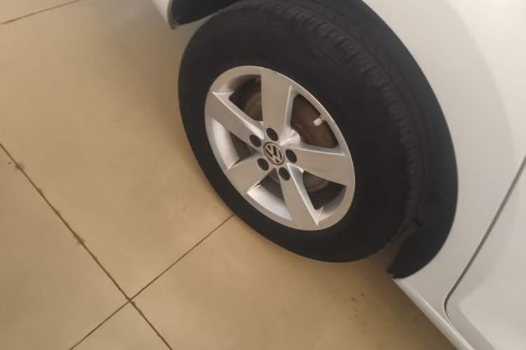 Used Volkswagen Santana 2016 1.6L Manual Fashion Edition Right Rear Wheel Hub