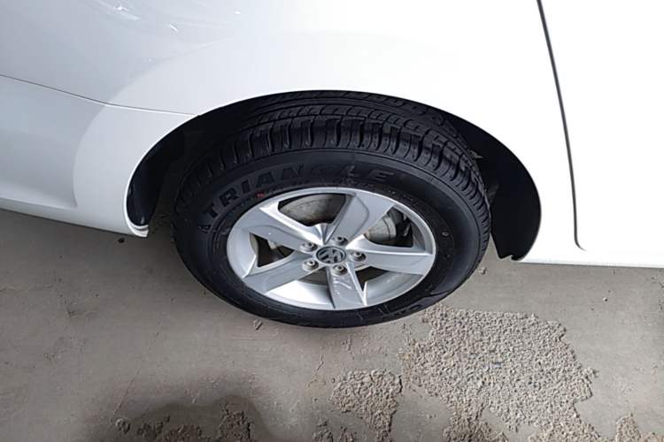 Used Volkswagen Santana 2016 1.4L Manual Fashion Edition Right Rear Wheel Hub