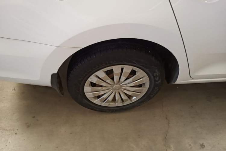 Used Volkswagen Santana 2016 1.6L Manual Fashion Edition Right Rear Wheel Hub