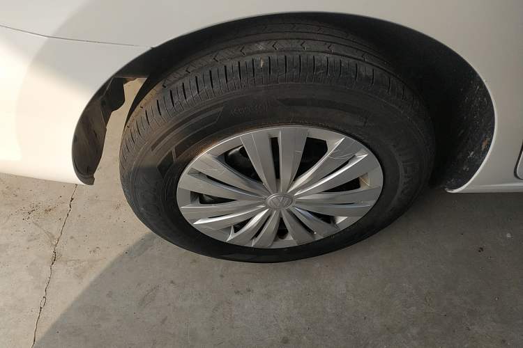 Used Volkswagen Santana 2016 1.4L Manual Fashion Edition Right Rear Wheel Hub