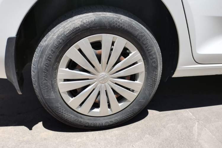Used Volkswagen Santana 2016 1.4L Manual Fashion Edition Right Rear Wheel Hub