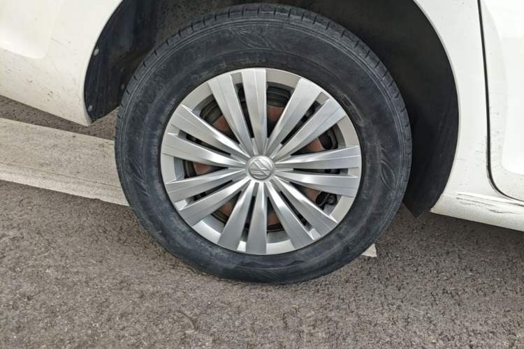 Used Volkswagen Santana 2016 1.4L Manual Fashion Edition Right Rear Wheel Hub