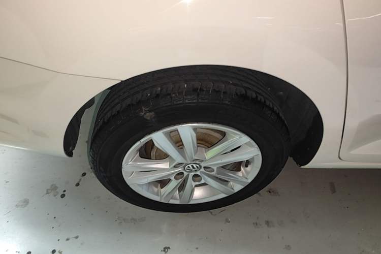 Used Volkswagen Santana 2016 1.6L Automatic Comfort Edition Right Rear Wheel Hub