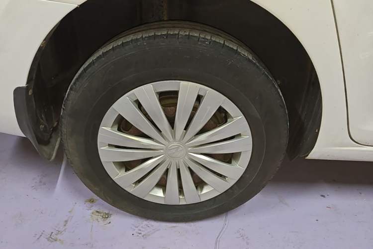 Used Volkswagen Santana 2016 1.6L Automatic Fashion Edition Right Rear Wheel Hub