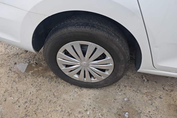 Used Volkswagen Santana 2016 1.4L Manual Fashion Edition Right Rear Wheel Hub