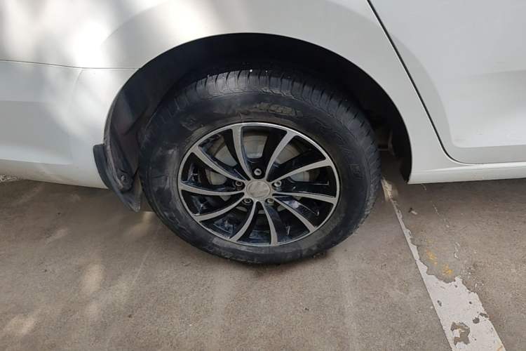 Used Volkswagen Santana 2016 1.4L Manual Fashion Edition Right Rear Wheel Hub