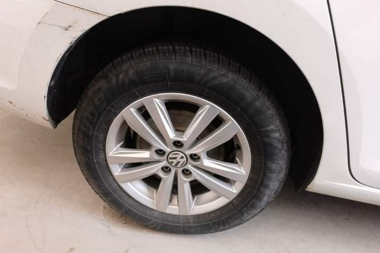 Used Volkswagen Santana 2016 1.4L Manual Fashion Edition Right Rear Wheel Hub