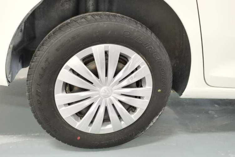 Used Volkswagen Santana 2016 1.4L Manual Fashion Edition Right Rear Wheel Hub