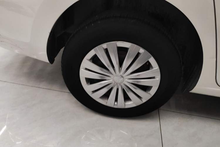 Used Volkswagen Santana 2016 1.6L Manual Fashion Edition Right Rear Wheel Hub
