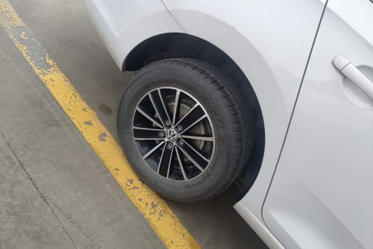 Used Volkswagen Santana 2016 1.4L Manual Fashion Edition Right Rear Wheel Hub